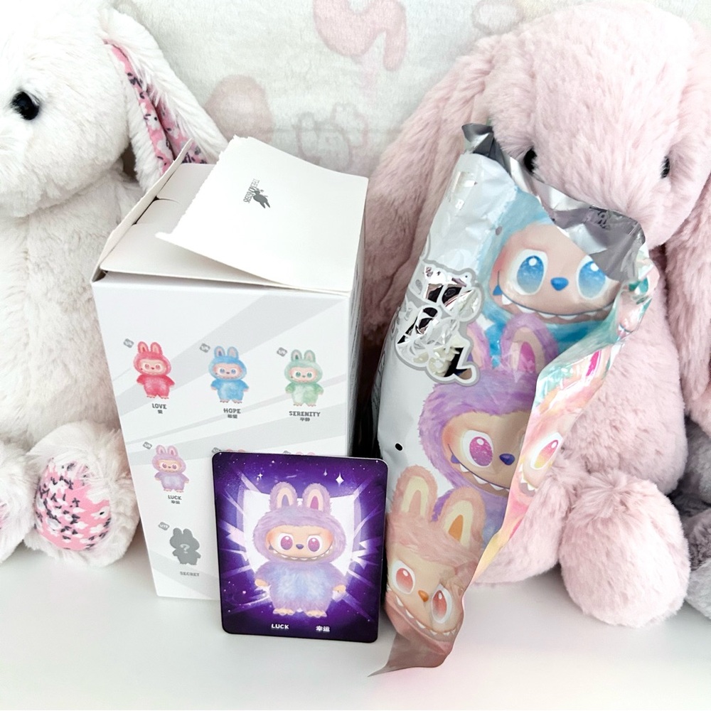 POP MART Big Into Energy Labubu - Luck - Picture 5 of 8